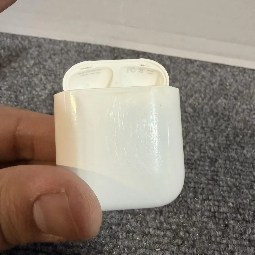 Apple AirPods Wireless Earbuds White Bluetooth Charging Case For Parts
